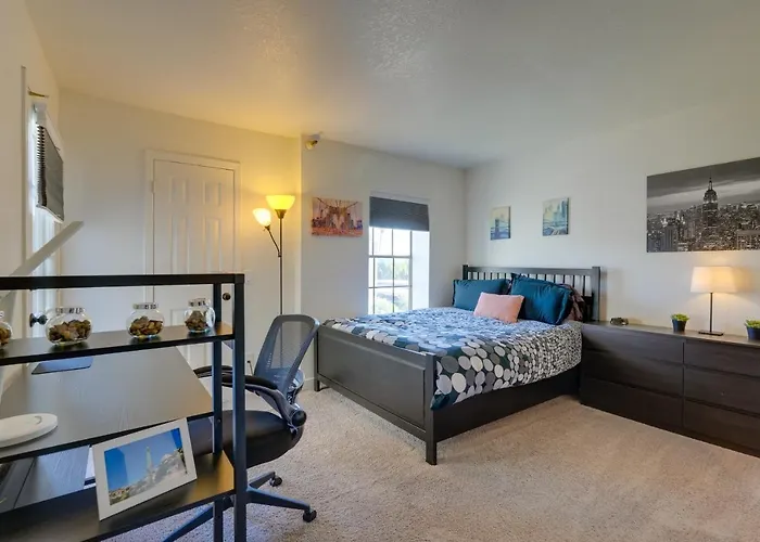 1 Mi To Spring Training! Gem W/ Balcony Scottsdale